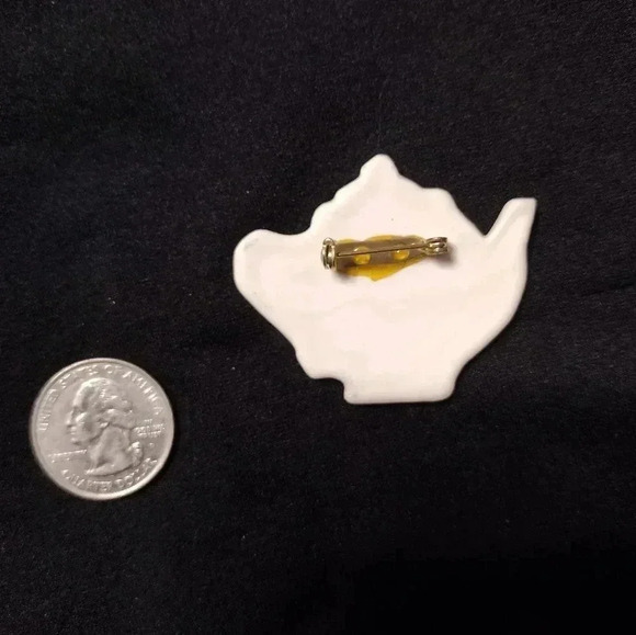 Teapot gold tone brooch - Picture 5 of 5